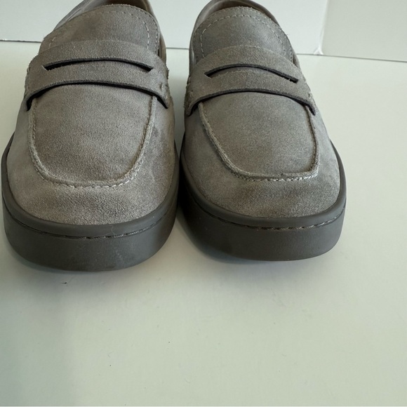Vionic Uptown Suede Loafers Flats Women Size 9 Light Gray Comfy Work Office - Picture 7 of 13